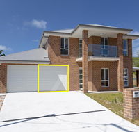 5 Bent Street - huge house with Foxtel  Aircon - Rental Cars