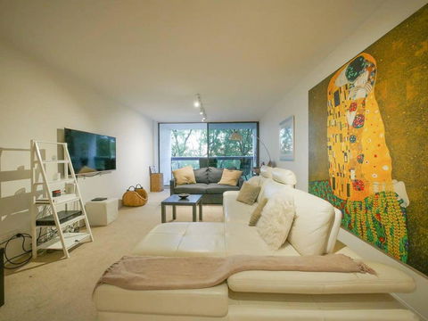 5 Star In Prime Double Bay Location With Balcony - Rental Cars 0