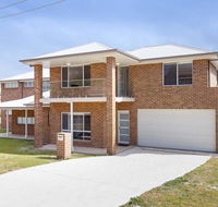 5B BENT STREET - LARGE HOUSE WITH DUCTED AIR CON WIFI  FOXTEL - Rental Cars