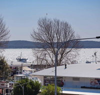 6 'Tradewinds' 110 Victoria Parade - excellent CBD location with water views - Rental Cars