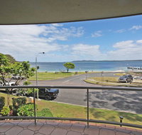 7 'Florentine' 11 Columbia Close - air conditioned unit with fantastic views of Little Beach - Rental Cars