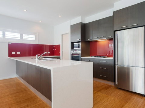 7 Judith Street - Stunning Duplex With Ducted Air - Rental Cars 2