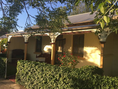 A Settlers Cottage Accommodation Bathurst CBD - Rental Cars 2