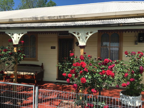 A Settlers Cottage Accommodation Bathurst CBD - Rental Cars 1