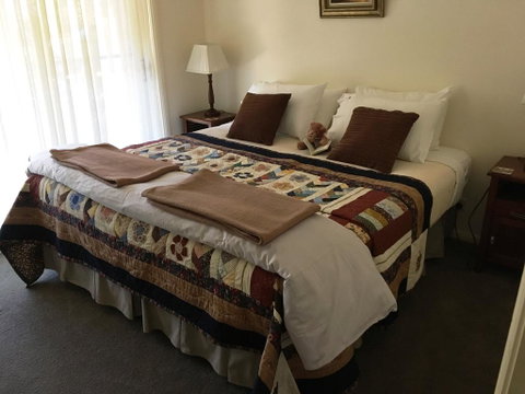 Abelia House B &B - Rental Cars 1