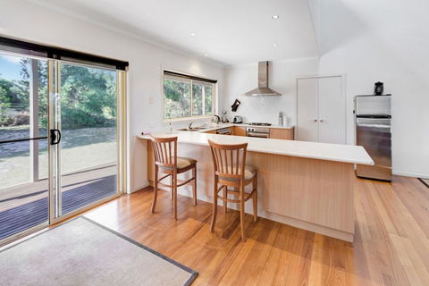 Acacia Lakehouse - The Lake At Your Doorstep - Rental Cars 3