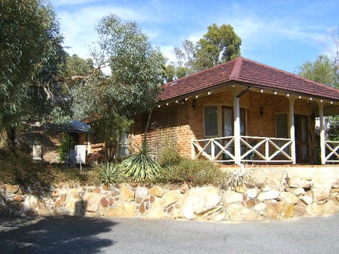 Eleebana Guest House - Rental Cars 0