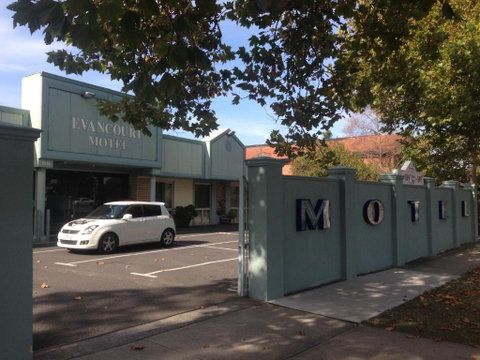 Evancourt Motel Malvern East - Rental Cars 0