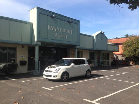 Evancourt Motel Malvern East - Rental Cars 1
