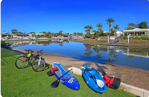 Fabulous Canal-front Unit In Mooloolaba - Rental Cars 0