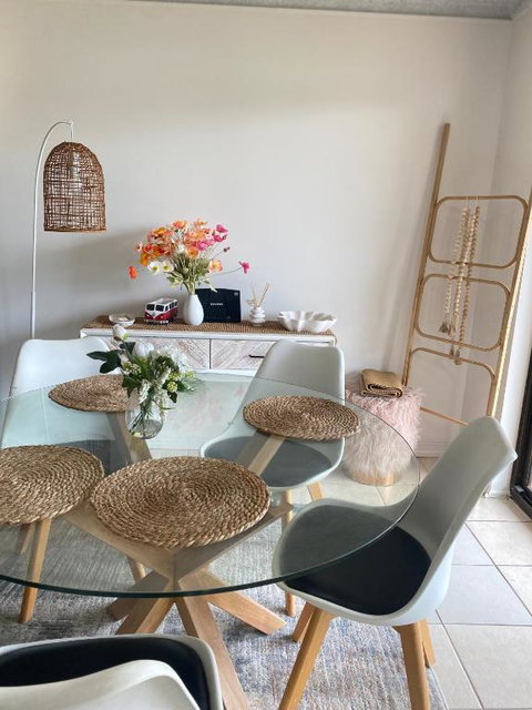 Fabulous Canal-front Unit In Mooloolaba - Rental Cars 4