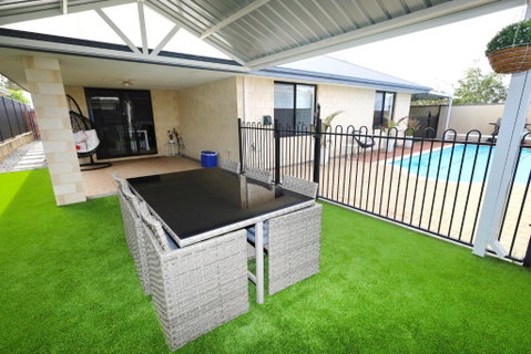Family Holiday Home - Rental Cars 0