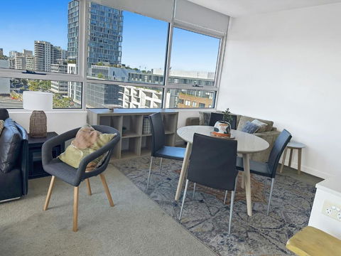 G901S - Bright Zetland Escape With City Views - Rental Cars 2