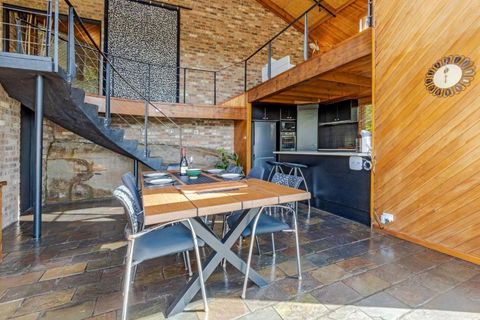 Grey Gum Lodge - Rental Cars 3
