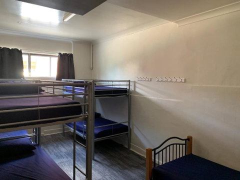 Habitat Backpackers - Rental Cars 3