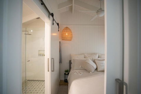 Gumnut Cottage Gippsland - Tiny Romantic Escape W King Bed Mountain Views - Rental Cars 4