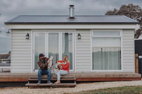 Gumnut Cottage Gippsland - Tiny Romantic Escape W King Bed Mountain Views - Rental Cars 1