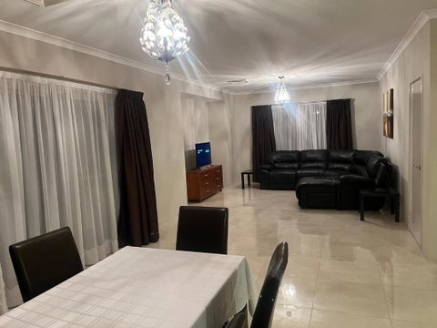 Holiday Home To Remember - Rental Cars 1