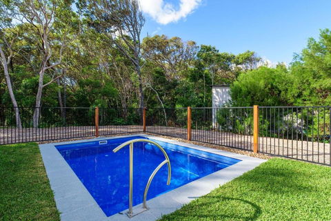Ibis 9 House - Rental Cars 2