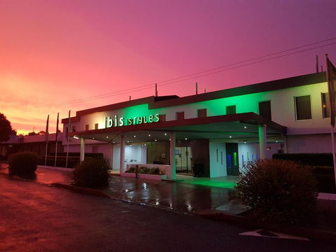 Ibis Styles Broken Hill - Rental Cars 0