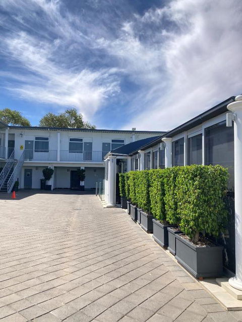 Ibis Styles Broken Hill - Rental Cars 2
