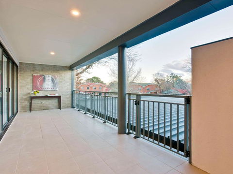 Ibis Styles Canberra Tall Trees - Rental Cars 3