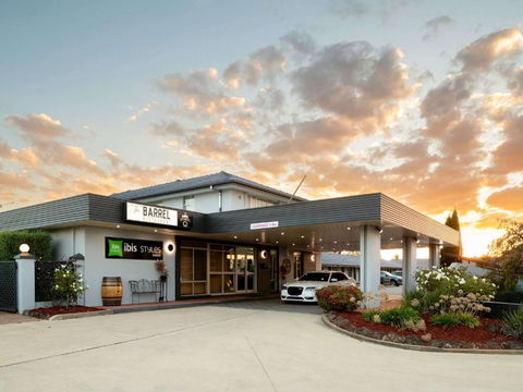 Ibis Styles Orange - Rental Cars 0