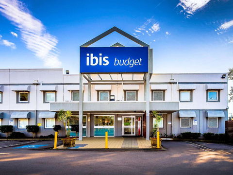 Ibis Budget - Newcastle - Rental Cars 0