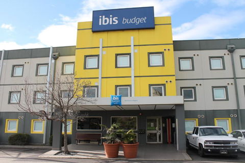 Ibis Budget - Melbourne Airport - Rental Cars 1