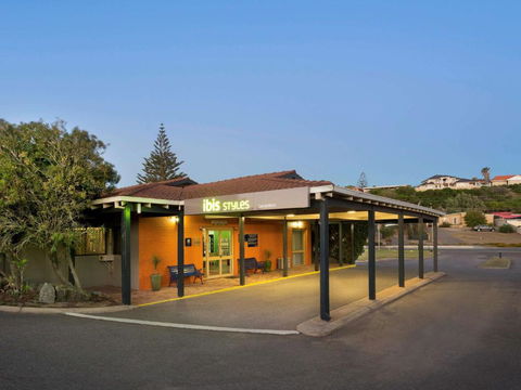 Ibis Styles Geraldton - Rental Cars 0