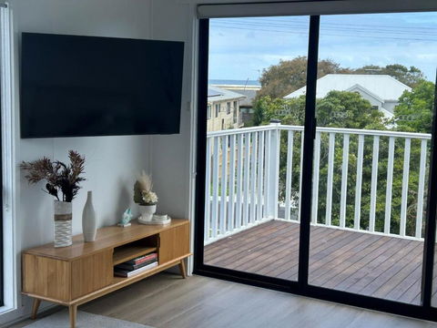 Iconic Beach House On Bruce - Rental Cars 2