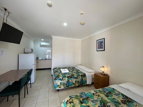 IGrand Motel - Rental Cars 0