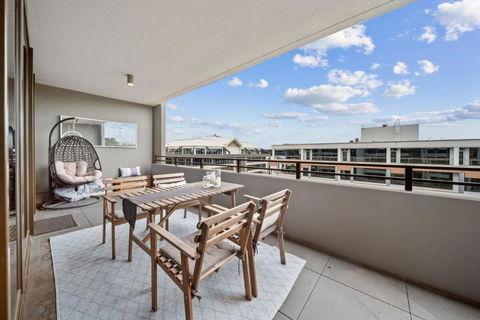Impeccable 1-Bed With Alfresco Dining In Barton - Rental Cars 1
