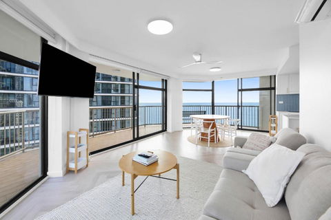 Impeccable Oceanfront 2-Bed With BBQ, Views & Pool - Rental Cars 1