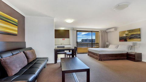 In The City Studio At College St - Rental Cars 2