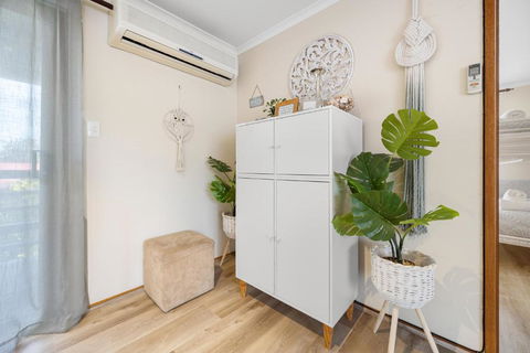 INVERLOCH - 2 Separate Houses In One! - Rental Cars 3