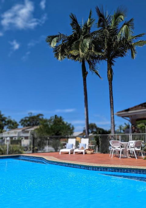 Island Palms Motor Inn - Rental Cars 0