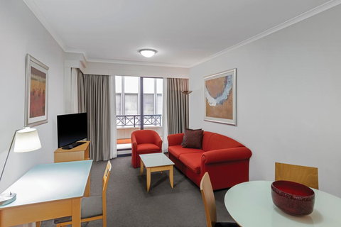 Adina Serviced Apartments Sydney Martin Place - Rental Cars 3