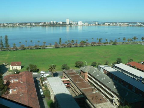 Affordable & Comfortable Apartment On Langley Park - Rental Cars 2