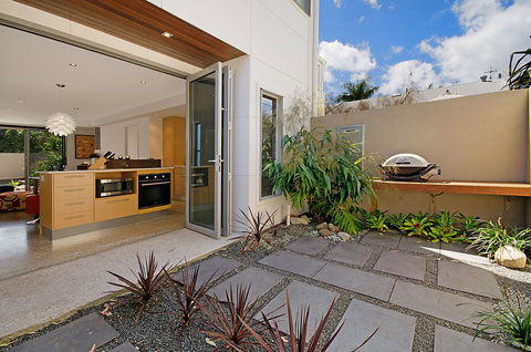 Alamode Apartments - Rental Cars 0