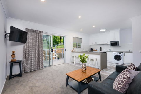 Albury Yalandra Apartment 1 - Rental Cars 1