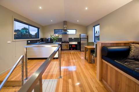 Alofi - Rental Cars 1