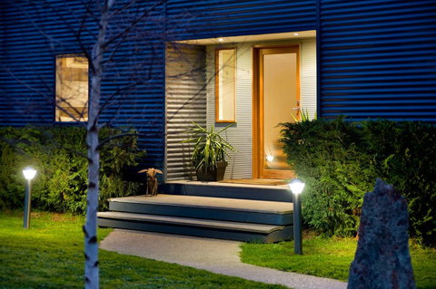 Alofi - Rental Cars 0