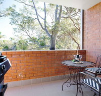 Amanda Court 2/1 Weatherly Cl - Renovated unit with aircon wifi and Close to the beach - Rental Cars