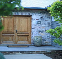 Amaroo - modern luxurious and chic - Rental Cars