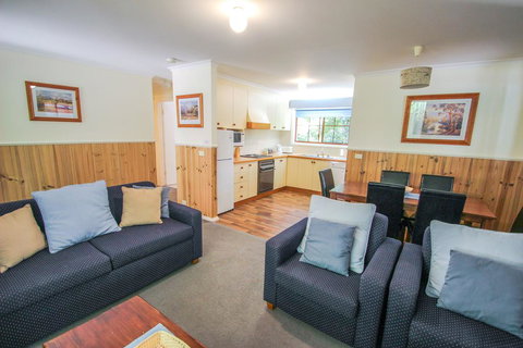 Amber Cottage - Rental Cars 2