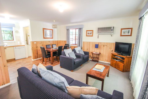 Amber Cottage - Rental Cars 0