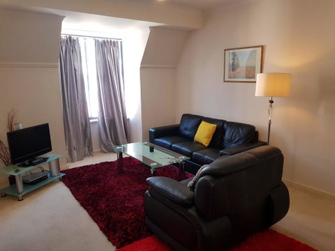 Apartment In East Perth - Rental Cars 3