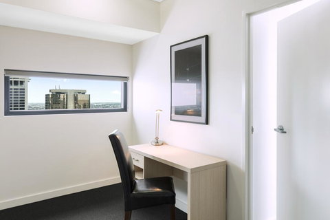 Apartments @ 128 Charlotte - Rental Cars 3