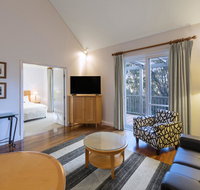 Apartments  15 Thompsons - Rental Cars